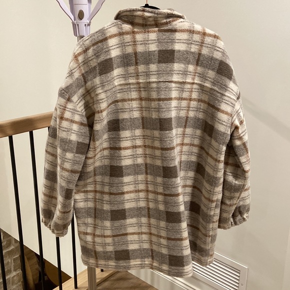 Universal Thread Shacket - Picture 3 of 4